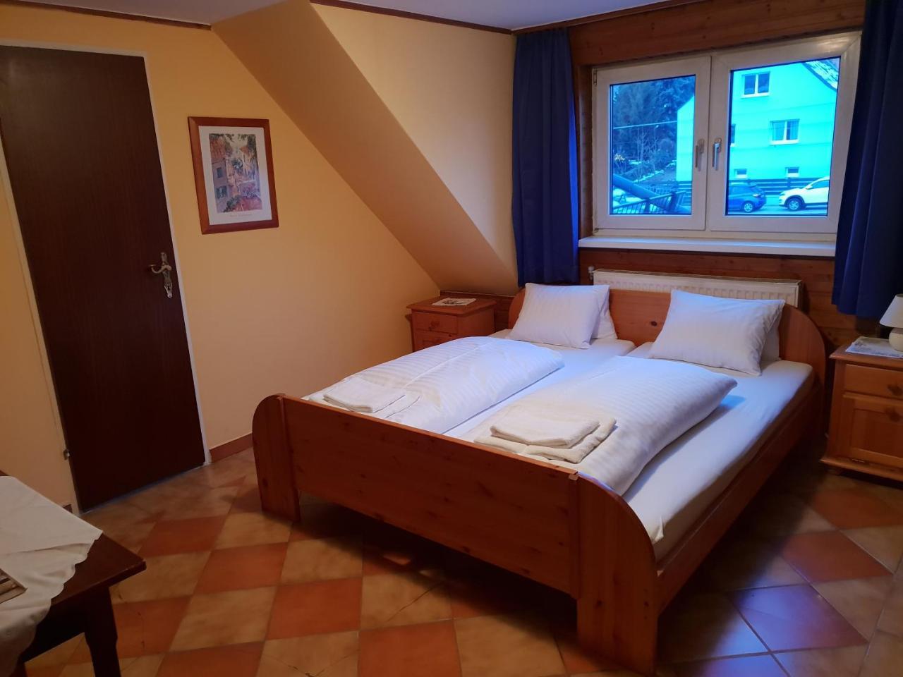 Pirates Hotel Hainburg an der Donau Dış mekan fotoğraf