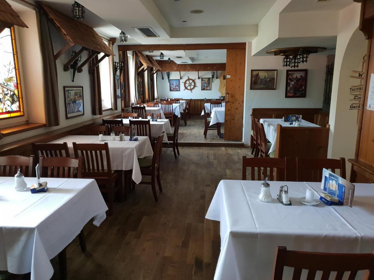 Pirates Hotel Hainburg an der Donau Dış mekan fotoğraf